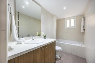 Gordonos – Modern 3Bed Apartment with Large Garden - 5