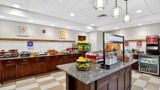 Hampton Inn & Suites Chippewa Falls - 2