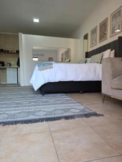 Rivonia Laxe - 3