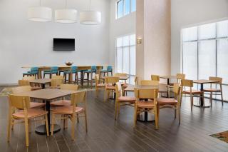 Hampton Inn Poplar Bluff - 3