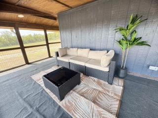 Privately Gated Guest House - 1