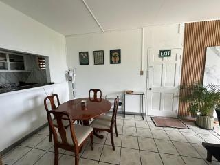 Modern apartment close to hip strip and beach - 5