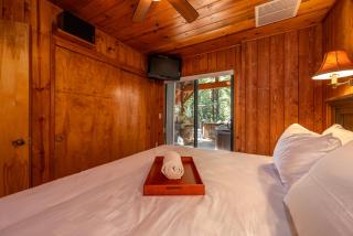 Eagle's Nest - Secluded Sequoia Cabin Retreat - 1