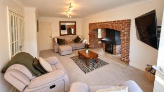Stylish home close to the Yorkshire Dales & Leeds Airport - 7
