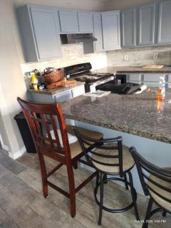 Houston Family Getaway Parking & WiFi Included - 1