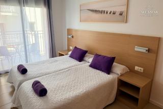 Yasumi Suite - 4p Modern Apartment with Parking & Swimming Pool - 4