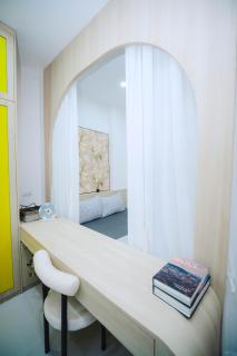 Lakenest Golden Arch Studio Xuan Dinh - 3