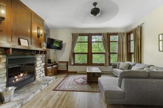 Les Eaux | 2BR Golf Retreat with Mountain Views - 9