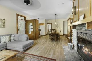 Les Eaux | 2BR Golf Retreat with Mountain Views - 5