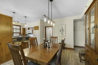 Les Eaux | 2BR Golf Retreat with Mountain Views - 3
