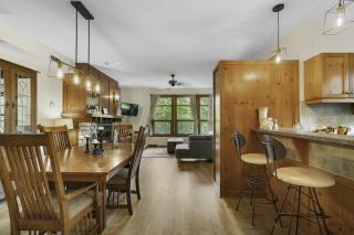 Les Eaux | 2BR Golf Retreat with Mountain Views - 2
