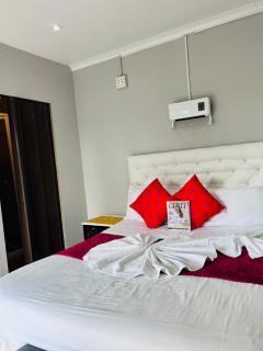 Eeufees Lodge and Conferencing - 4
