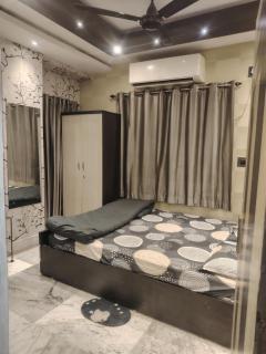 Luxury cozy 2bhk with kitchen - Entire Apartment - 1