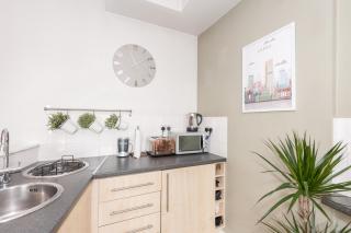 Shopper’s Oasis - Heart of Leeds City Centre - Pass the Keys - 1