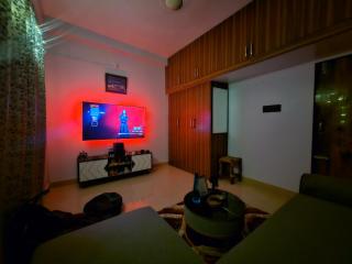 Ashok Palace Entire 2BHK Homestay 10Mins From SUM,IGKC Hospital and DN Regalia - 9