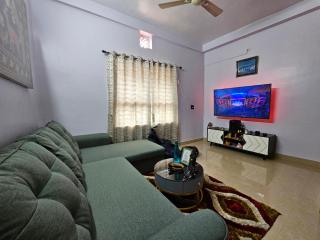 Ashok Palace Entire 2BHK Homestay 10Mins From SUM,IGKC Hospital and DN Regalia - 5