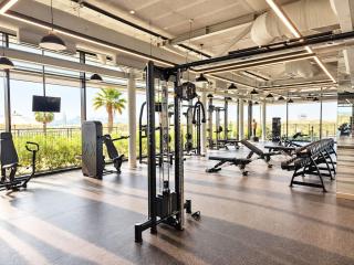 Yas Island Golf Resort 1BDR - Luxury Pools and Gym - 6