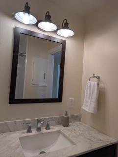 Spacious 3BR Retreat - Sleeps 6 - Near Seattle - 1