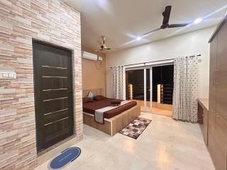 TSANG - The Penthouse - 2