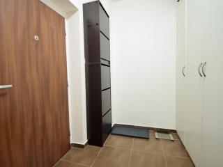 Plně vybavený byt poblíž centra, vlastní parkování - 1