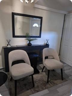 Comfortable Private Ensuite - 9