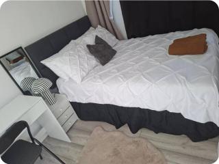 Comfortable Private Ensuite - 5
