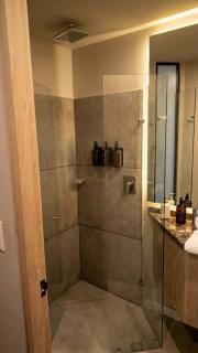 Cozy Executive Haven, Elegant & Fully Equipped - 7