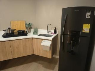 Cozy Executive Haven, Elegant & Fully Equipped - 1