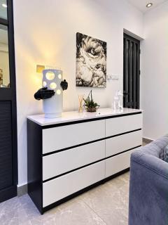 Jay-Orion Living - 5