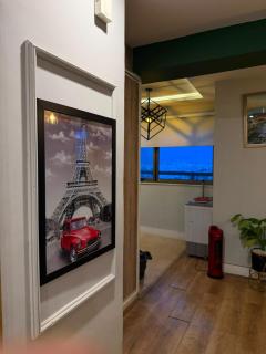 The Revive Affordable Luxury Penthouse with Views - 2