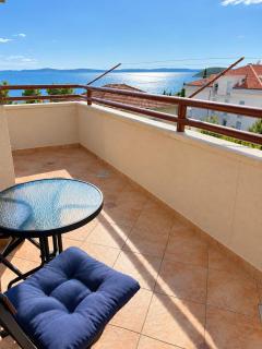MIHONOS SUPERIOR APARTMENT - spacious 4-BR apartment with 3 terraces - 170 m2 - breathtaking panoramic sea views - walking distance to the city centre and beach - BURALUX Properties - 5