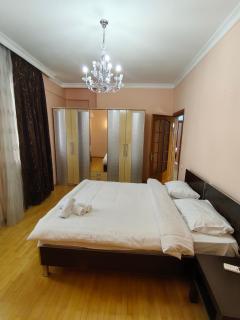 HILLTONNI VIP Hotel Apartment - 1