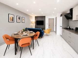 Modern 4 Bedroom Home with 2 Baths, Parking and Superfast WiFi - 4
