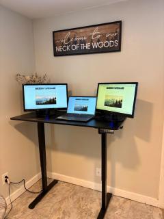 The Bigfoot Hideaway with shared hot tub, workspace, and putting - 6