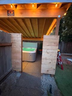 The Bigfoot Hideaway with shared hot tub, workspace, and putting - 8