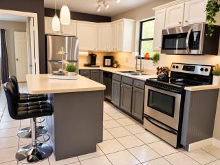 Sunshine Acre 2B 2B King Master Suite, BIG Yard - 5