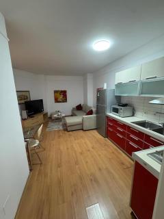 Central Red Apartment - 0