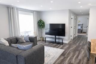 Modern, Private Suite, Close to Downtown - 7