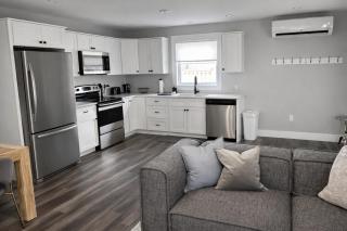 Modern, Private Suite, Close to Downtown - 3