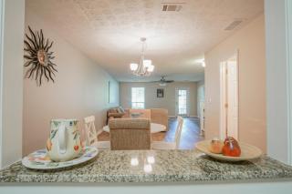 2 BR Townhouse - 10 Mins to Horse Park - 5