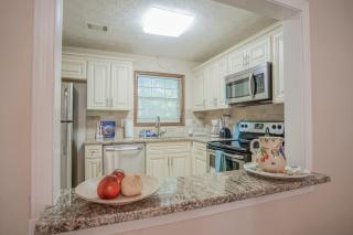 2 BR Townhouse - 10 Mins to Horse Park - 4
