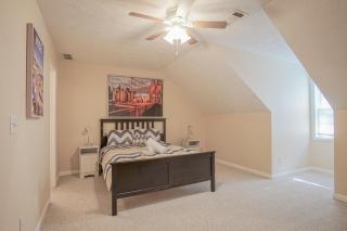 2 BR Townhouse - 10 Mins to Horse Park - 1