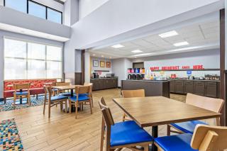 Hampton Inn & Suites Claremore - 1