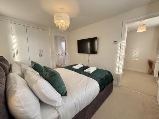 Modern house-Garden-Parking-Bedford-MK-Northants - 9