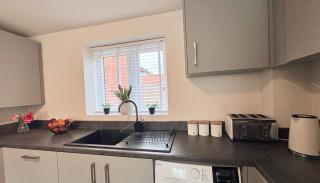 Modern house-Garden-Parking-Bedford-MK-Northants - 5