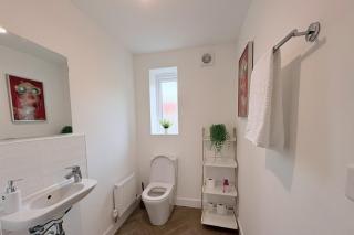 Modern house-Garden-Parking-Bedford-MK-Northants - 1