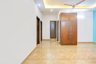 Hotel O KD 111 Shivam Residency - 8