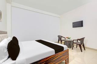 Hotel O SKY LIGHT - 6