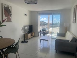 VUE MER VUE MARINA- Jolie T3 Rénové avec Terrasse - 8