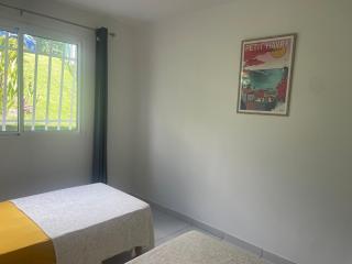 VUE MER VUE MARINA- Jolie T3 Rénové avec Terrasse - 1
